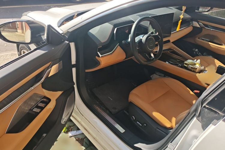 极氪001 2022款 超长续航双电机 YOU版中控内饰7003