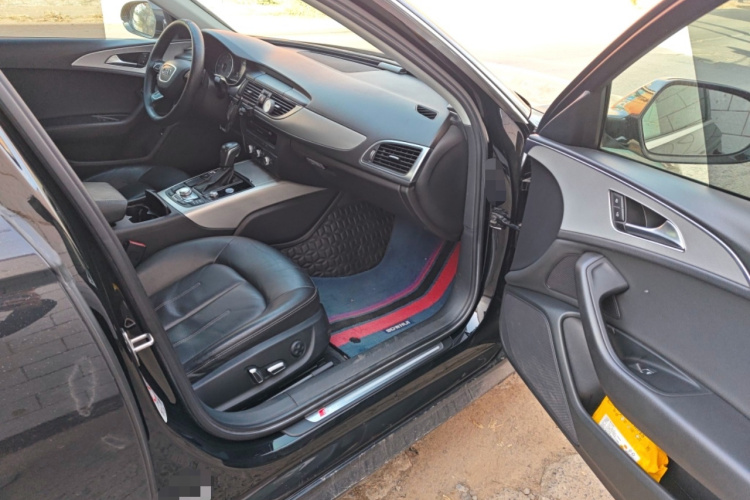 奥迪A6L 2018款 30周年年型 35 TFSI 时尚型局部细节9005