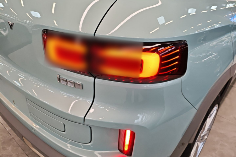 吉利汽车 吉利icon 2022款 1.5TD 青鸢限量款车身外观9