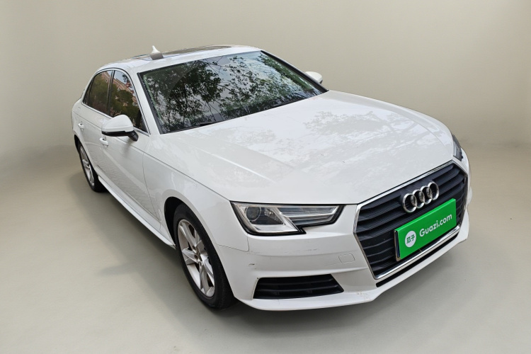 奥迪A4L 2017款 40 TFSI 进取型车身外观3