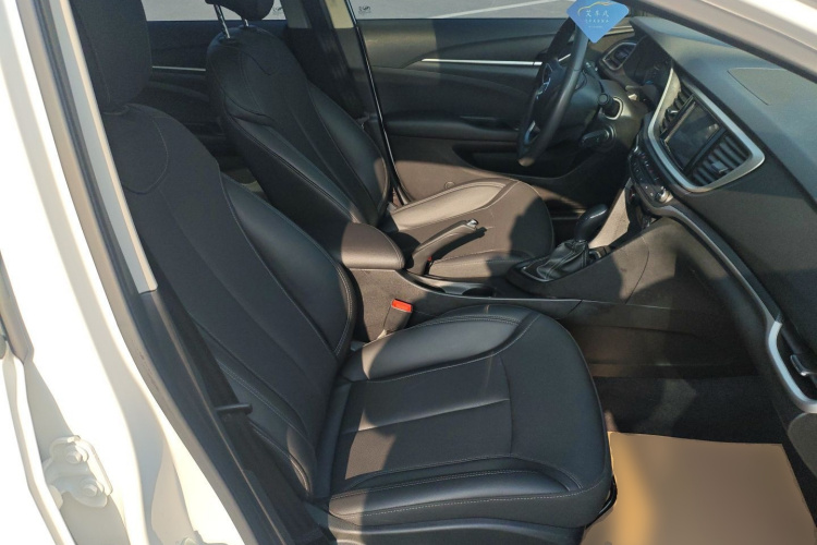 别克 英朗 2021款 改款 典范 1.5L 自动精英型局部细节41