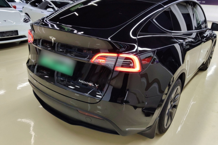 特斯拉 Model Y 2023款 后轮驱动版车身外观6005