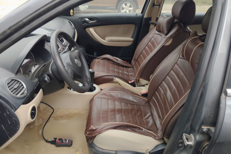 大众 朗逸 2011款 1.6L 手动品悠版中控内饰19