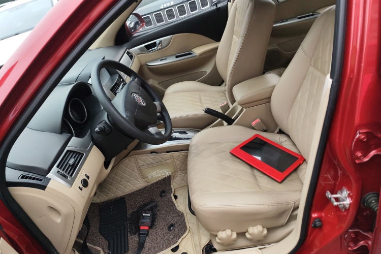 别克 凯越 2013款 1.5L 自动经典型中控内饰19