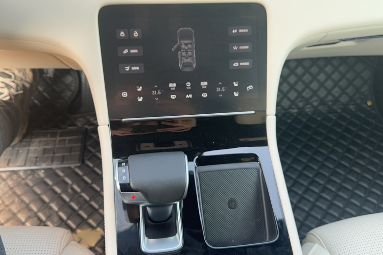 理想汽车 理想ONE 2021款 增程6座版局部细节18