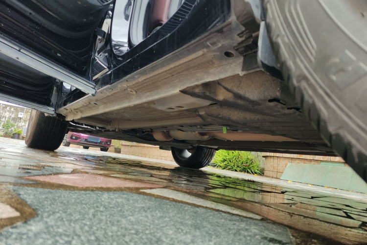 吉利汽车 星越L 2021款 2.0TD DCT EVO两驱尊贵型机舱底盘30