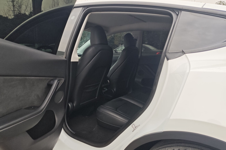 特斯拉 Model Y 2022款 改款 后轮驱动版中控内饰7002