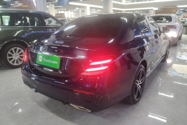 奔驰E级 2017款 E 200 运动型 4MATIC车身外观7