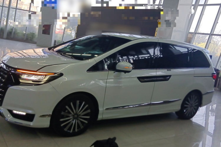 本田 艾力绅 2022款 2.0L e:HEV 经典版车身外观4