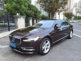 沃尔沃S90 2019款 T4 智逸版