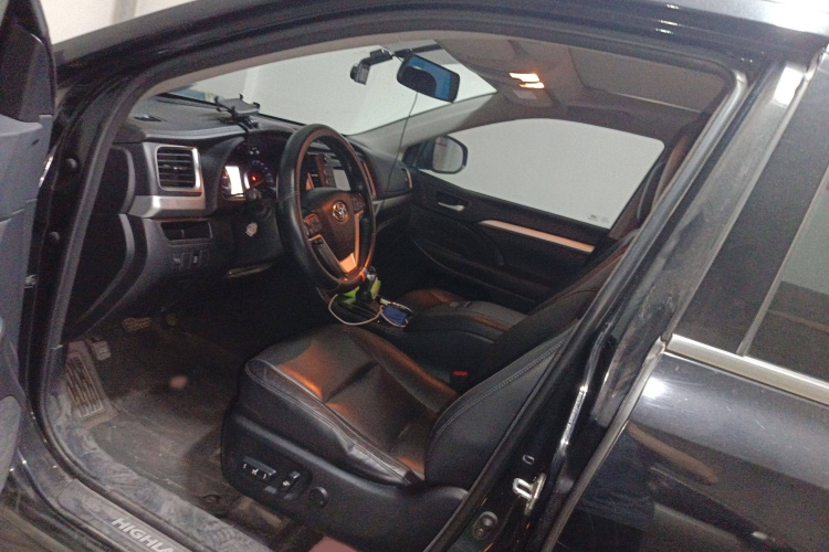 丰田 汉兰达 2015款 2.0T 四驱豪华版 7座局部细节19