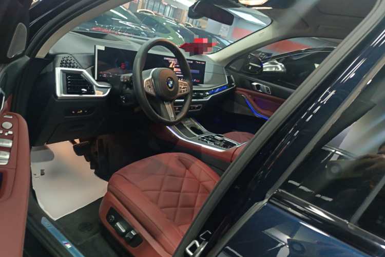 宝马X5 2025款 xDrive 30Li 尊享型M运动曜夜套装中控内饰20