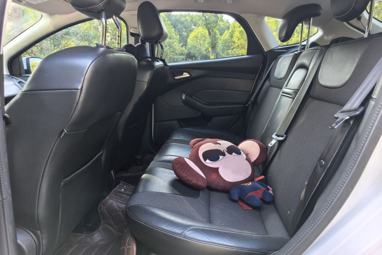 福特 福克斯 2012款 两厢 2.0L 自动豪华运动型中控内饰7003