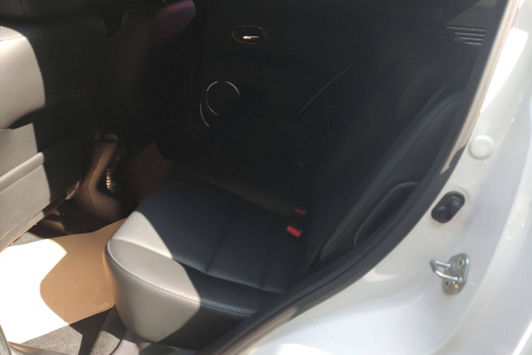 思铭 东风本田X-NV 2020款 电掣版中控内饰21