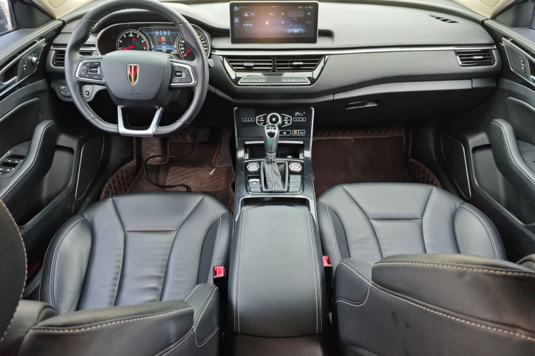 红旗H5 2019款 30TD 型动版中控内饰12