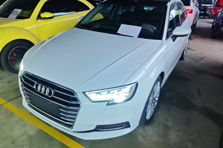 奥迪A3 2018款 30周年年型 Sportback 40 TFSI 风尚型车身外观1