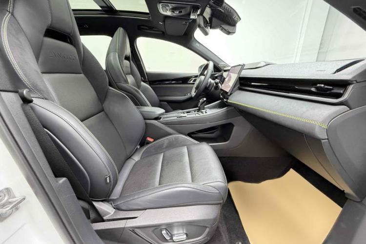 领克03 2023款 2.0TD DCT劲Pro中控内饰7005