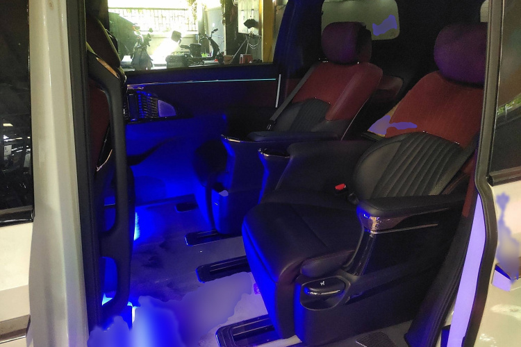 广汽传祺 传祺M8 2023款 宗师系列 400T 至尊版中控内饰7004