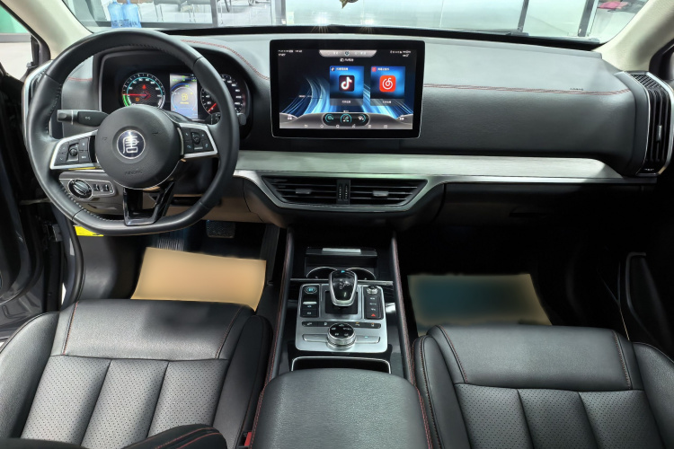 比亚迪 唐新能源 2018款 DM 2.0T 全时四驱智联创睿型 7座 国V中控内饰7002