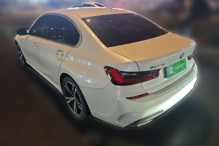 宝马3系 2022款 325i M运动套装车身外观5