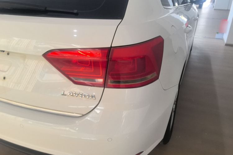 大众 朗行 2015款 1.6L 自动舒适版车身外观9