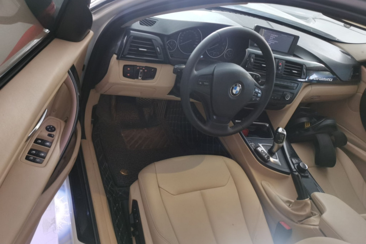 宝马3系 2014款 320Li 时尚型中控内饰20