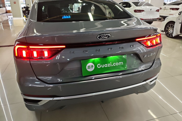 福特 蒙迪欧 2023款 EcoBoost 180 舒雅型车身外观6