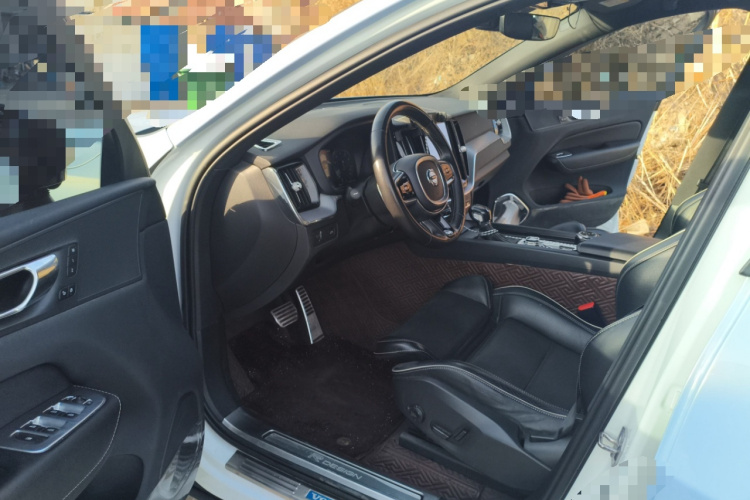 沃尔沃XC60 2019款 T5 四驱智远运动版 国V中控内饰7003