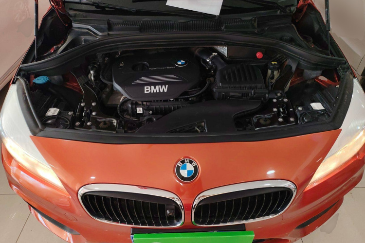 宝马2系旅行车 2016款 218i 时尚型机舱底盘24