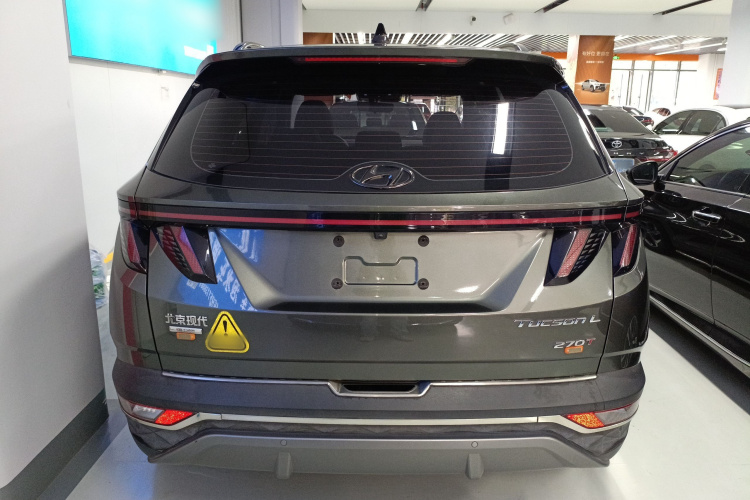 现代 2023款 途胜L 1.5T 自动两驱DLX豪华版车身外观6