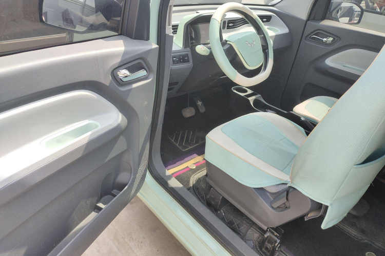 五菱汽车 宏光MINIEV 2022款 马卡龙时尚款 磷酸铁锂中控内饰7002