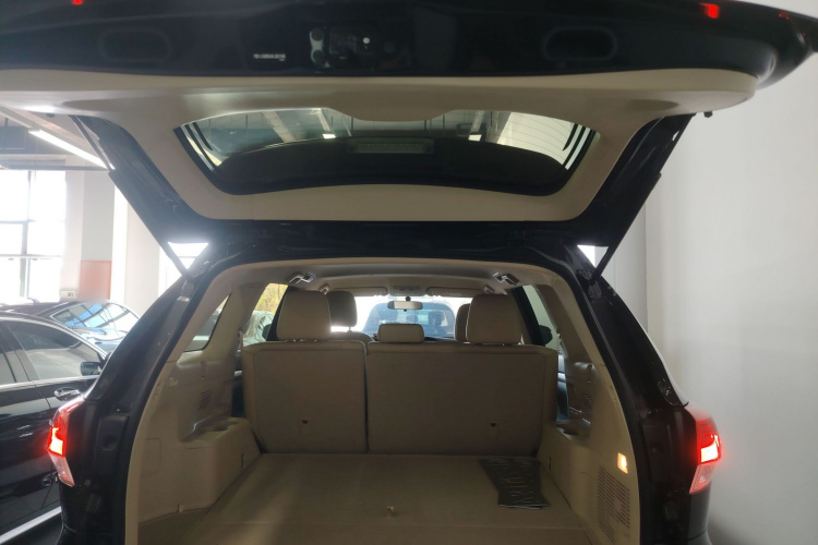 丰田 汉兰达 2018款 2.0T 两驱精英版 5座 国VI机舱底盘23