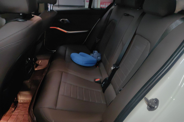 宝马3系 2021款 325i M运动套装中控内饰21