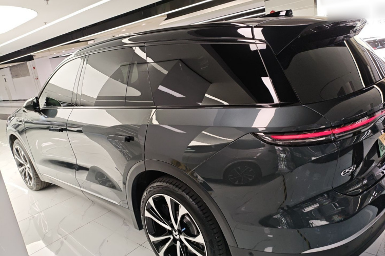 蔚来ES8 2024款 100kWh 签名版车身外观4