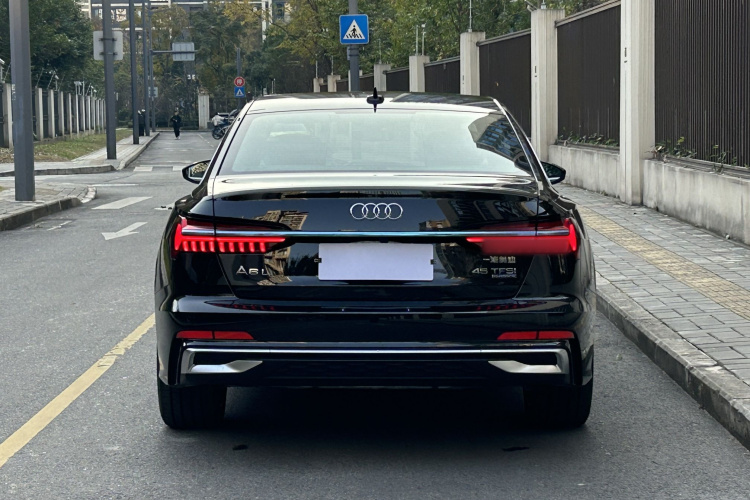 奥迪A6L 2025款 改款 45 TFSI quattro 臻选动感型车身外观6004