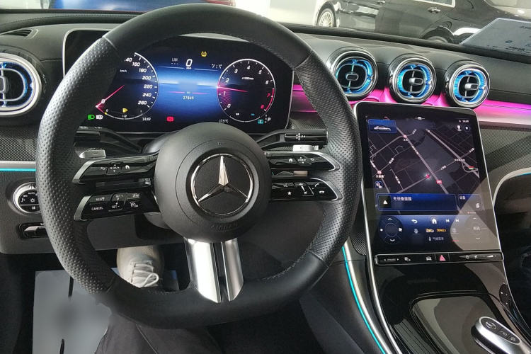 奔驰C级 2023款 改款 C 200 L 运动版中控内饰7002