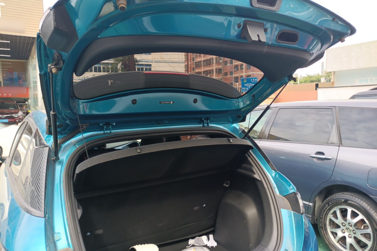 比亚迪 海豚 2021款 405km 时尚版机舱底盘23