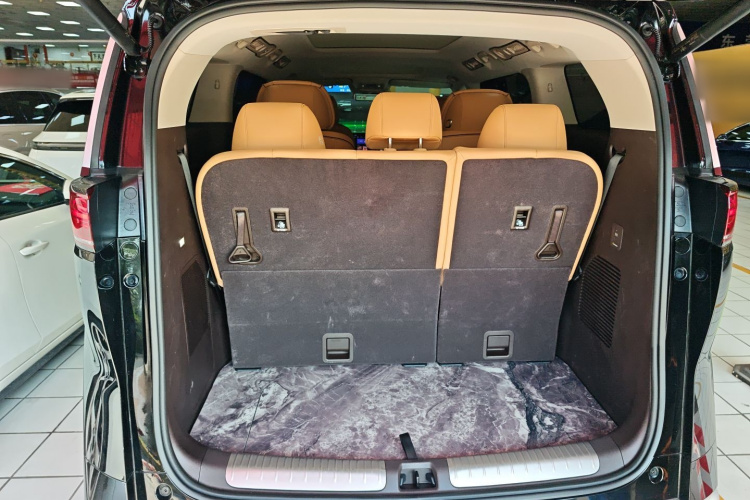 腾势D9 2024款 DM-i 980 四驱尊荣型机舱底盘23