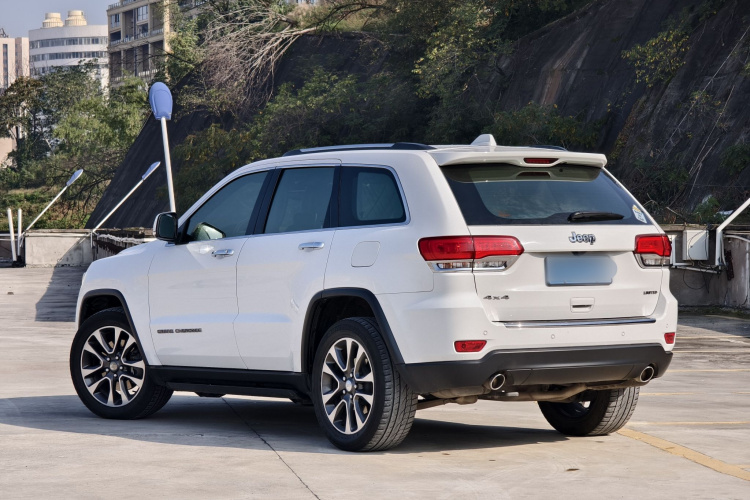 Jeep 大切诺基(进口) 2017款 3.0L 舒享导航版车身外观6002