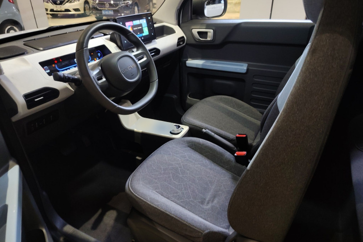 吉利银河 2023款 熊猫mini 200km 耐力熊中控内饰19