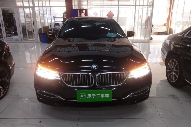 宝马5系 2020款 530Li xDrive 豪华套装车身外观2