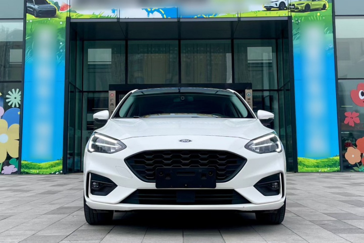 福特 福克斯 2021款 两厢 EcoBoost 180 自动锋潮型车身外观6010
