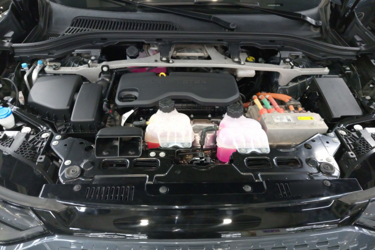 零跑汽车 零跑C11 2023款 增程 300舒享版机舱底盘24