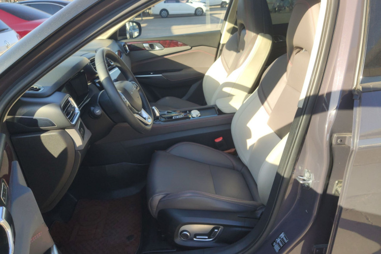 领克02 2020款 高能版 2.0T 自动两驱耀Pro版中控内饰19