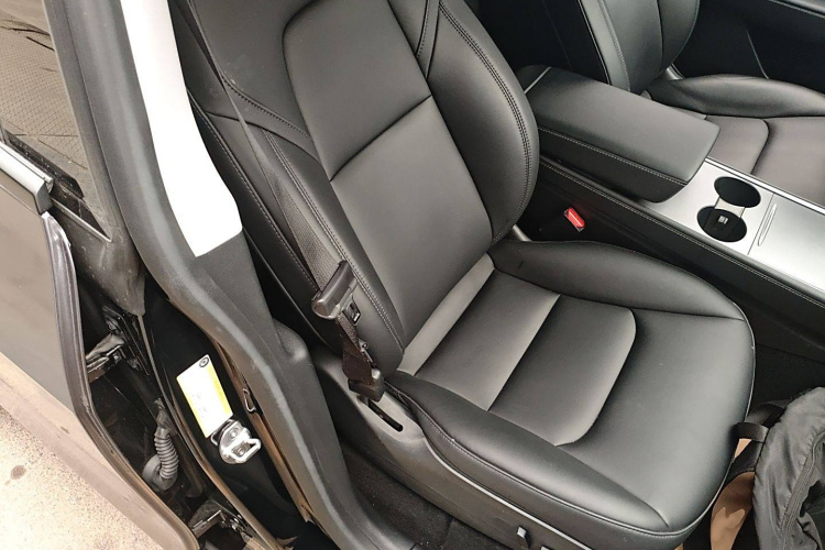 特斯拉 Model Y 2021款 标准续航后驱版局部细节41