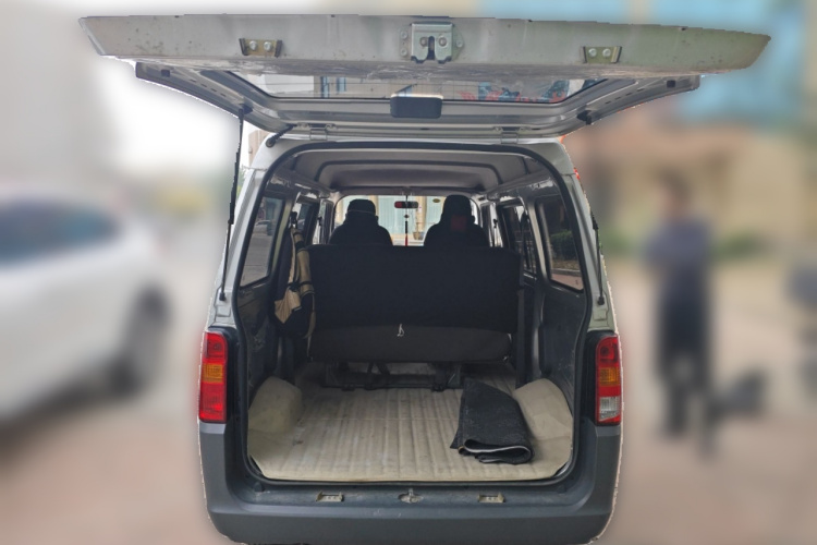 五菱汽车 五菱之光 2015款 1.2L 标准型LSI中控内饰23