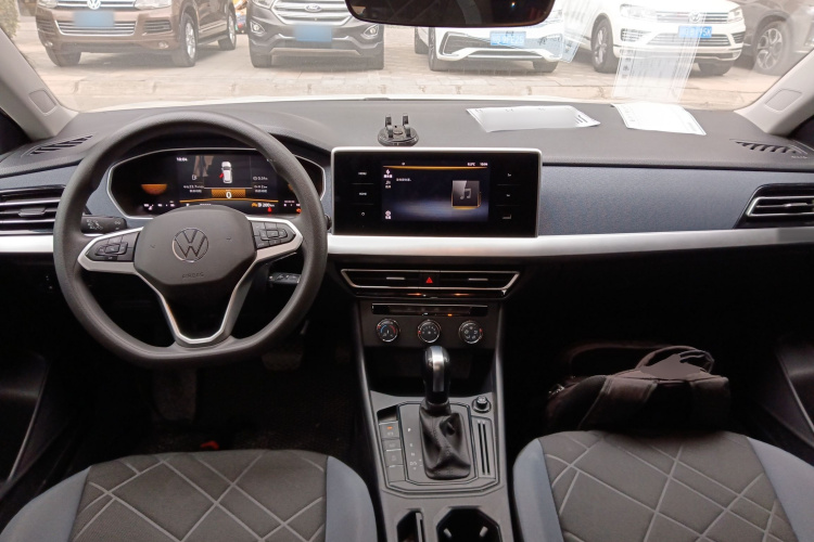 大众 朗逸 2023款 改款 1.5L 自动得逸版中控内饰7002