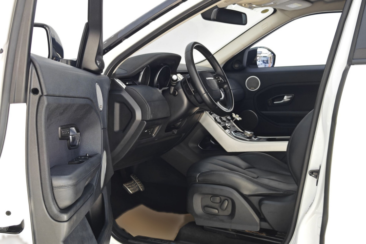 路虎 揽胜极光 2015款 2.0T 五门智耀版中控内饰7014