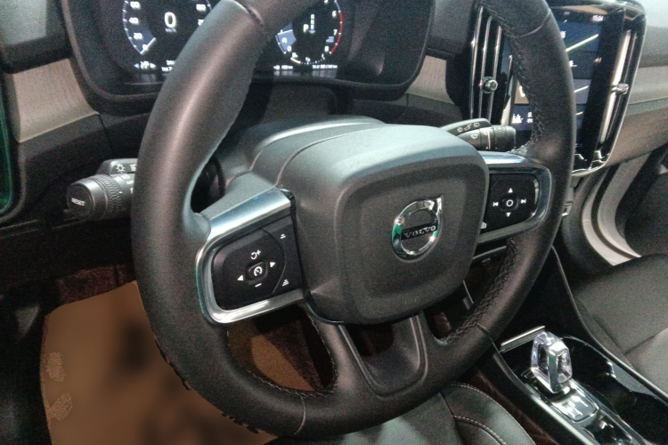 沃尔沃XC40 2022款 T4 四驱智远豪华版中控内饰13