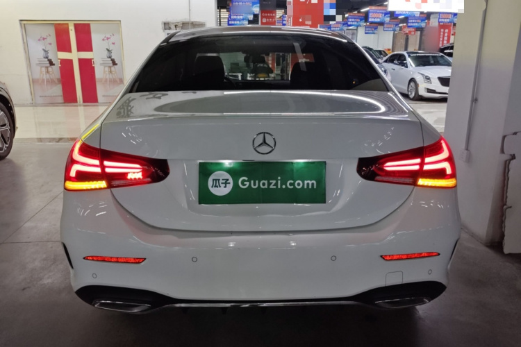 奔驰A级 2021款 A 200 L 运动轿车时尚型车身外观6